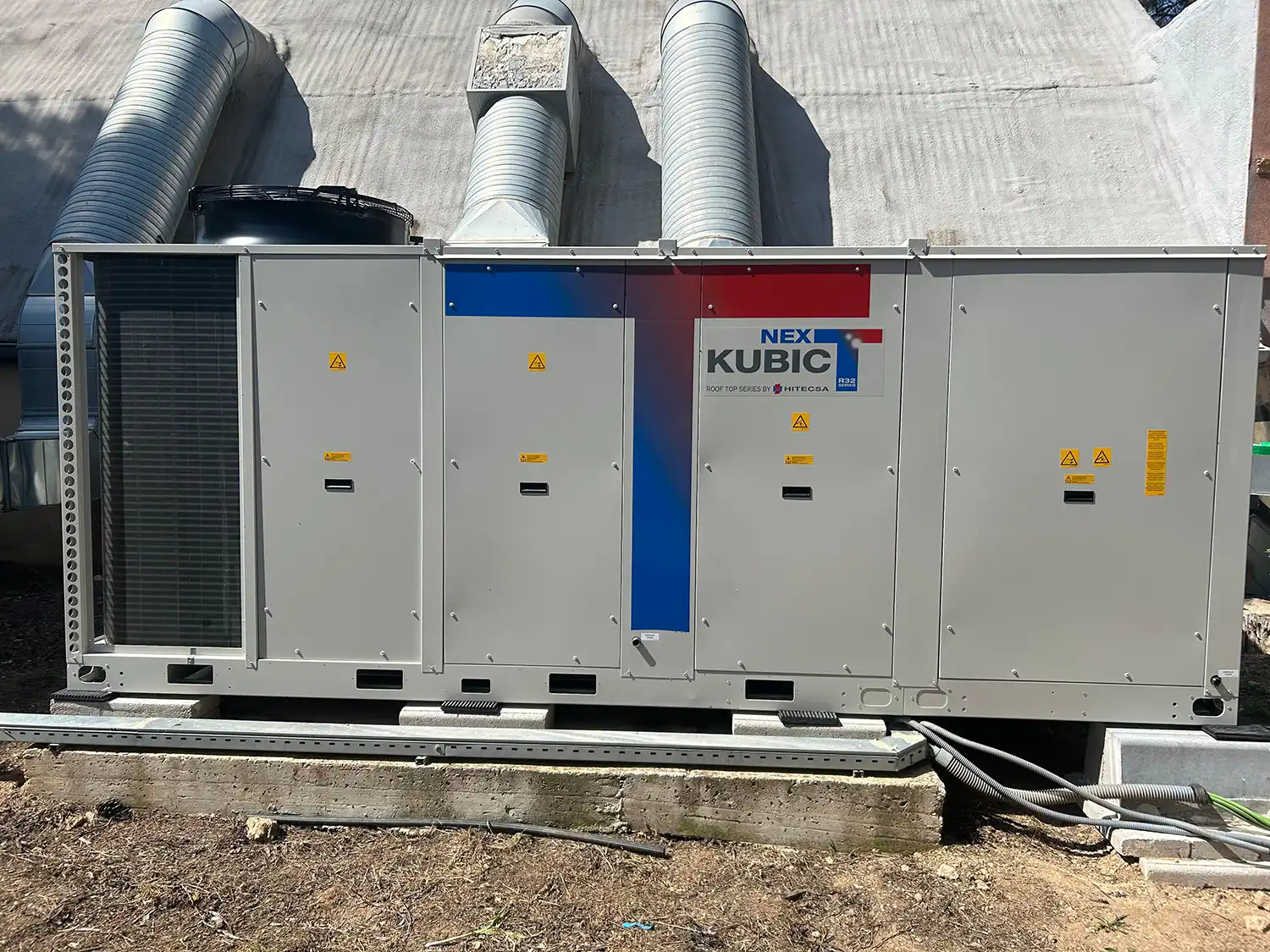 Unidad enfriadora bomba calefacción y climatización 65 kW